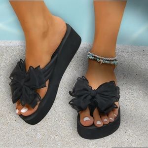 NWT Women's Bowknot Platform Flip Flops